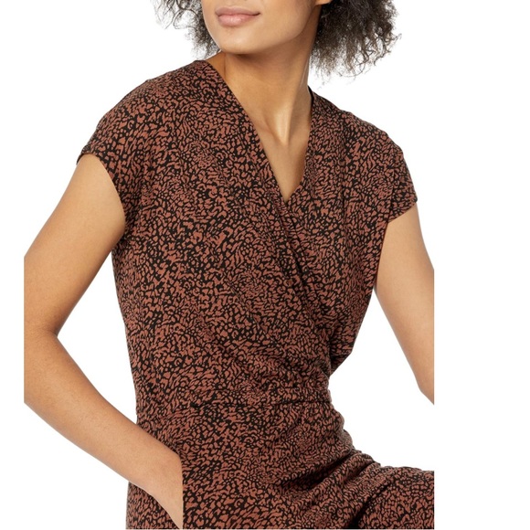 Amazon Essentials Short-Sleeve Surplice Cropped Wide-Leg Jumpsuit Size XL - Picture 3 of 13